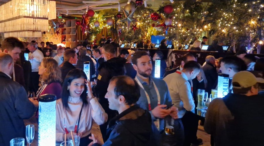 解锁新市场!梅州观赏鱼 “游” 进马来西亚