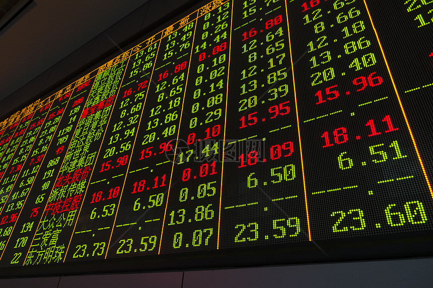 解锁新市场!梅州观赏鱼 “游” 进马来西亚